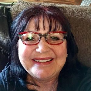 Meet your Posher, Mona